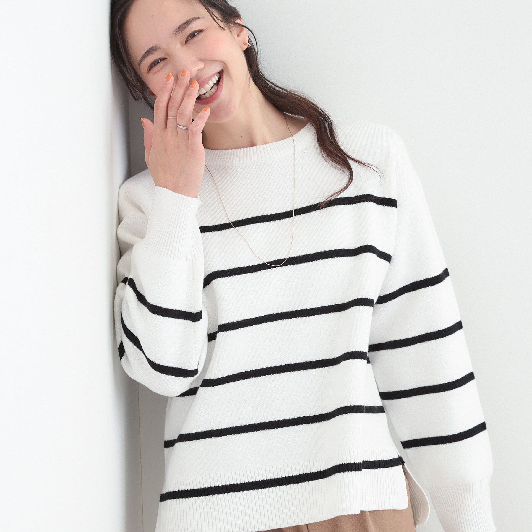 SHOO･LA･RUE「【S-LL/洗濯機可/体型カバー】大人世代も取り入れやすい スウェットライクニット」|ニット・セーター|オフホワイト(303