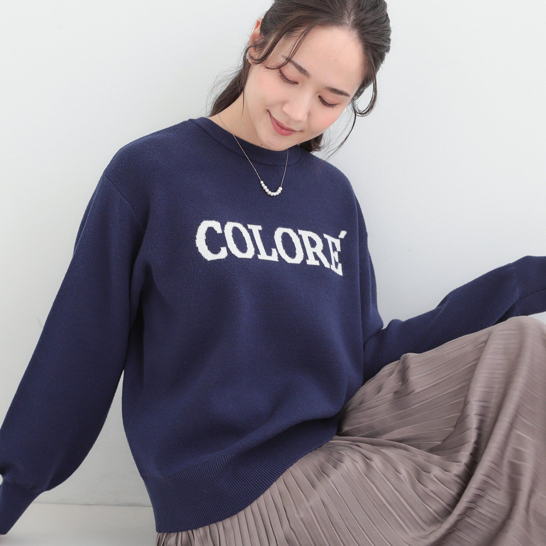 SHOO･LA･RUE「【洗濯機可/S-LL】もちもちタッチ スウェットライクロゴニット」|ニット・セーター|ネイビー(094)
