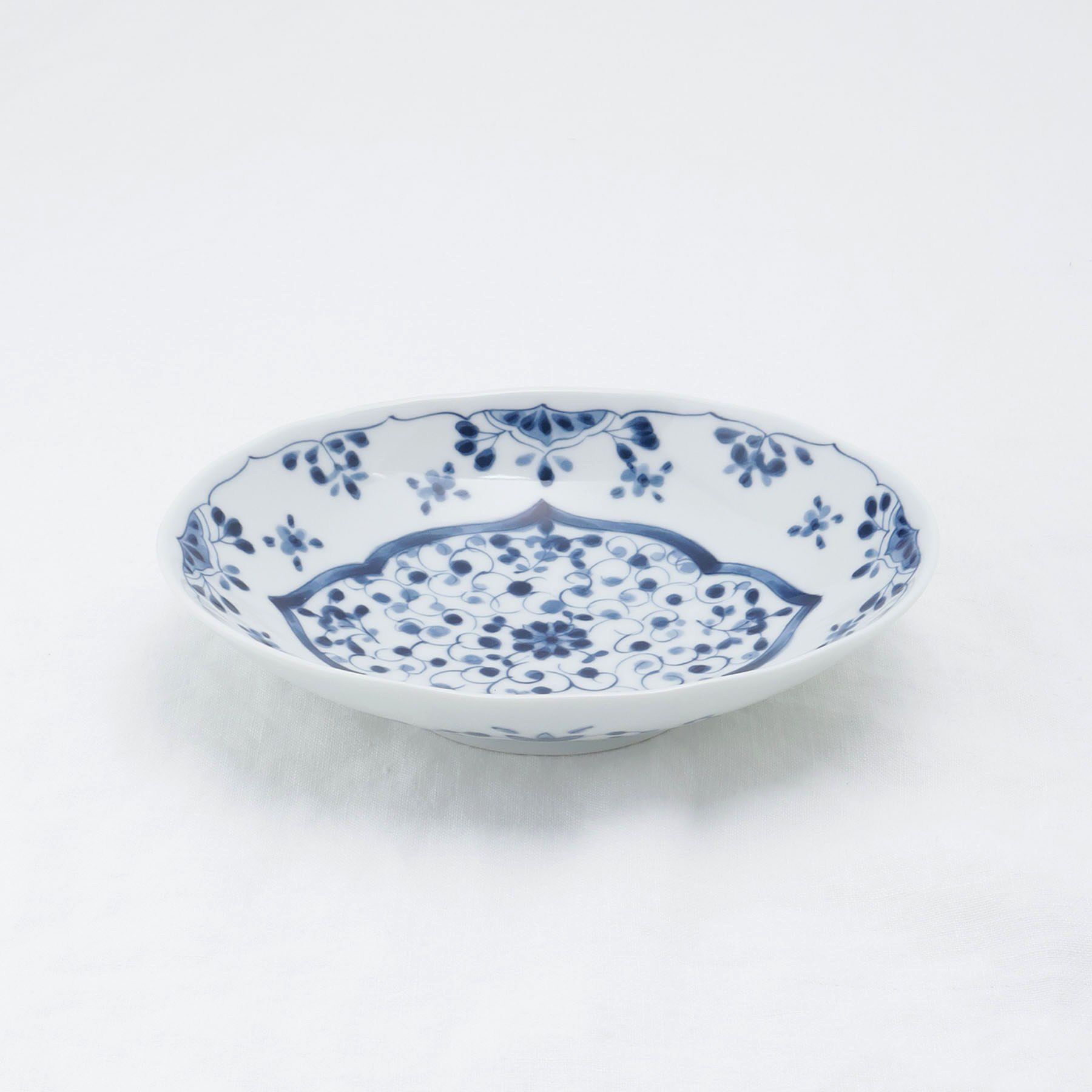 212 KITCHEN STORE「藍凛堂 60楕円深皿 菱紋唐草」|食器・キッチングッズ|