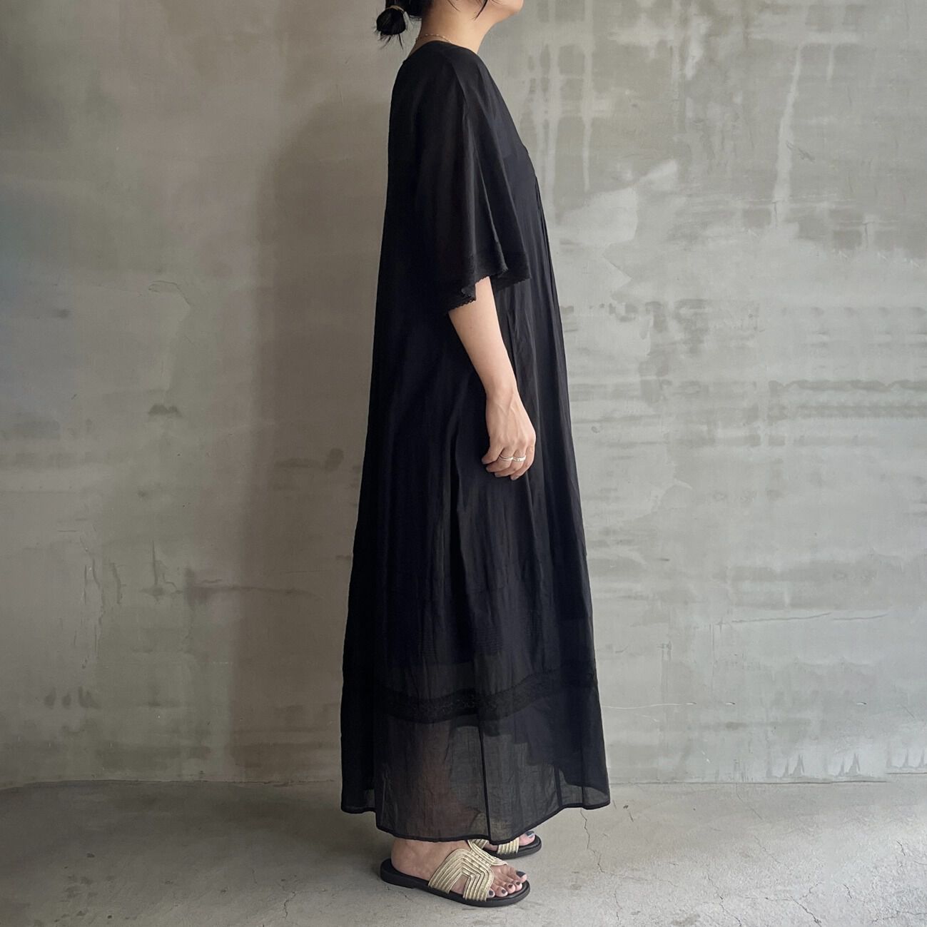  「SARA MALLIKA COTTON VOILE LACE PINTUCK DRESS」|ワンピース|