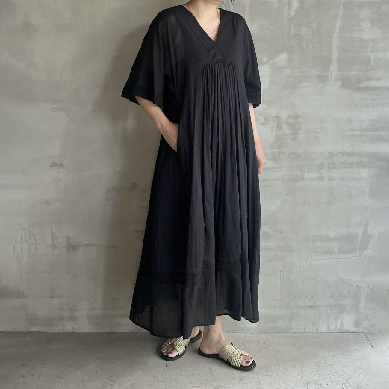  「SARA MALLIKA COTTON VOILE LACE PINTUCK DRESS」|ワンピース|