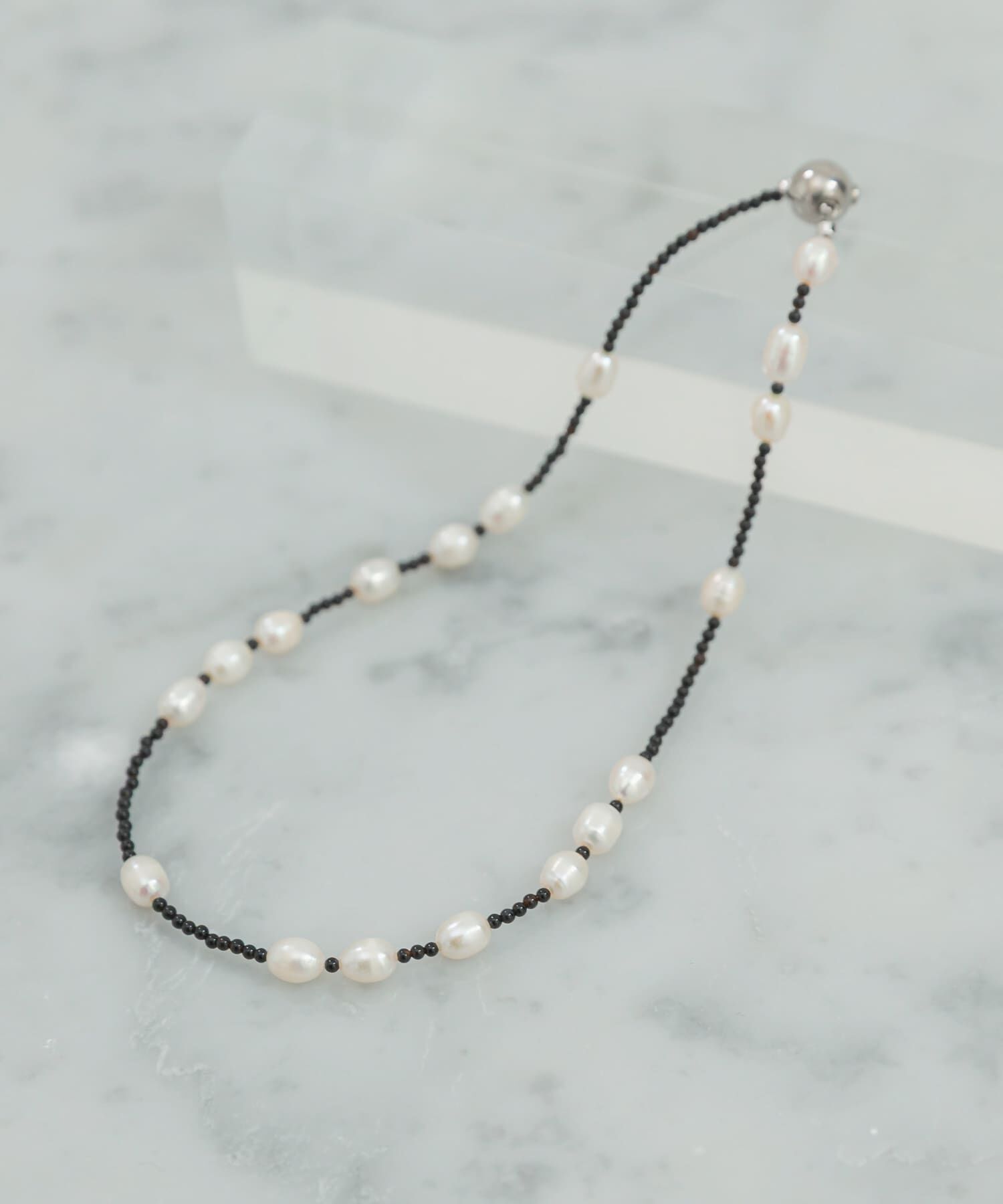 URBAN RESEARCH ROSSO「in mood　ONX&RICEPRL 36CM CHOKER」|ネックレス|ブラック系その他
