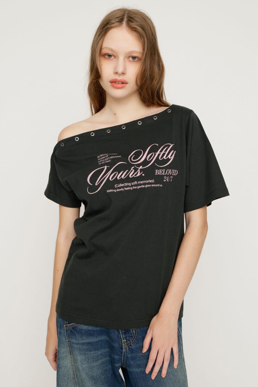 SLY「ONE SHOULDER PRINT トップス」|Tシャツ・カットソー|L/BLK1
