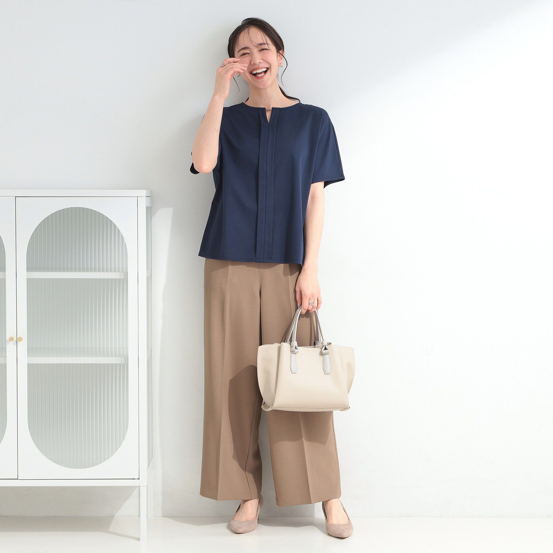 SHOO･LA･RUE「【ひんやり／UV／通勤】洗濯後しわになりにくい アクセいらずのメタルポイントブラウス」|シャツ・ブラウス|