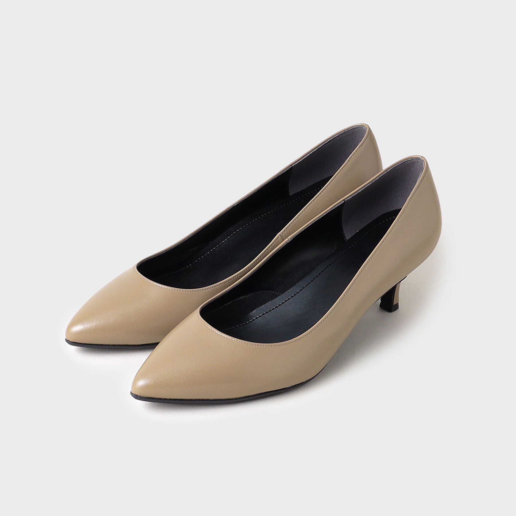 UNTITLED「【日本製・本革】Comfit Dresser Pumps（コンフィットドレッサーパンプス）」|パンプス|ベージュ(052)