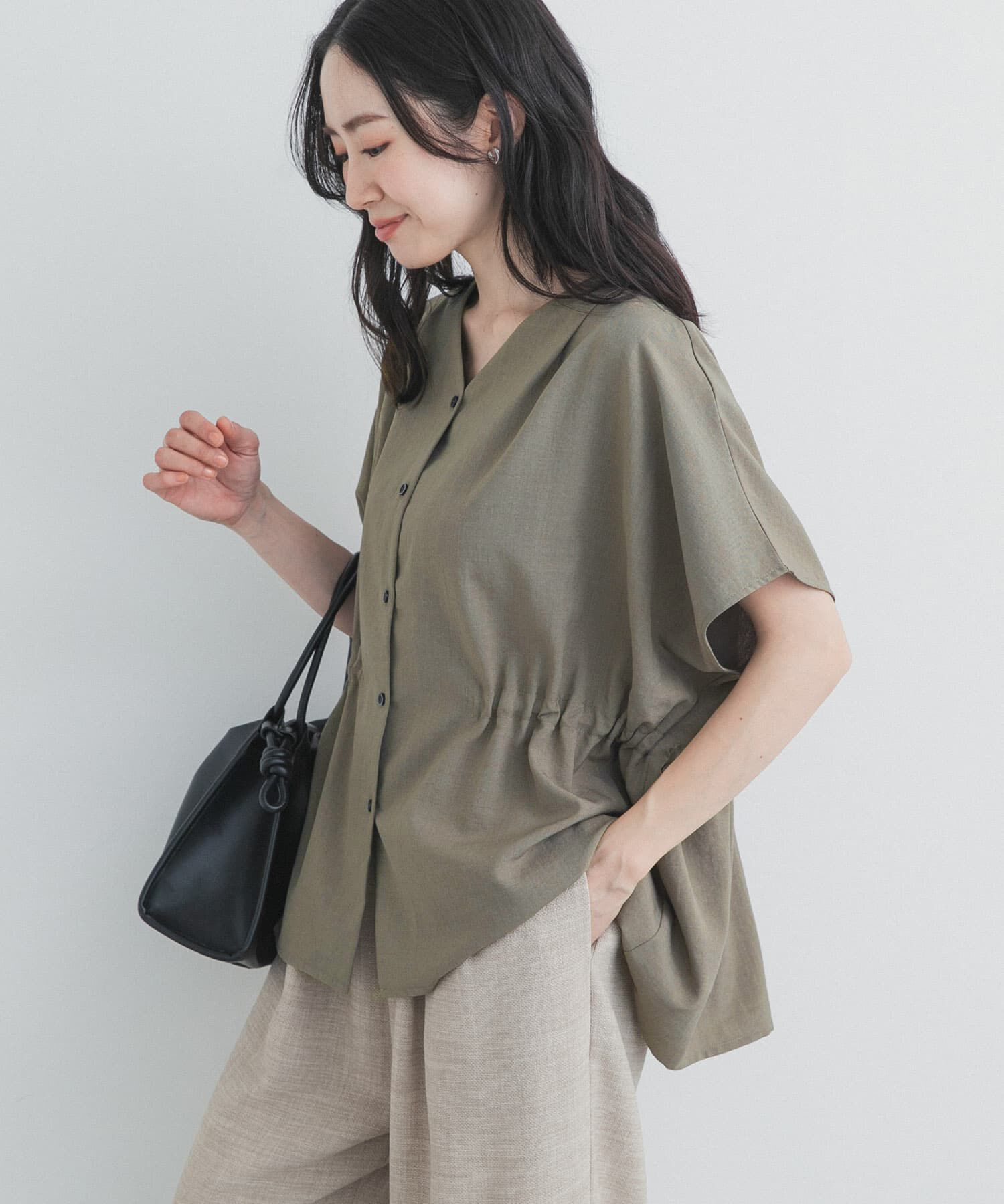 URBAN RESEARCH DOORS「Vネックウエストギャザーブラウス」|シャツ・ブラウス|