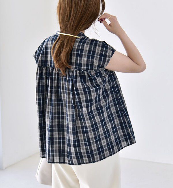 quaranciel「《予約》quaranciel:〈手洗い可能〉チェック ギャザー バンドカラー フレンチ シャツ」|シャツ・ブラウス|