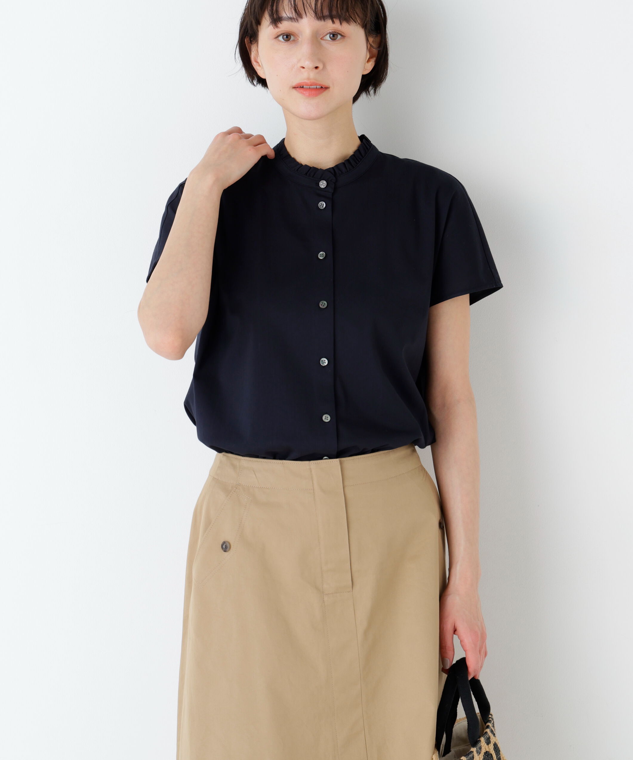  「《洗える》ライトカットソースタンドフリルブラウス」|Tシャツ・カットソー|