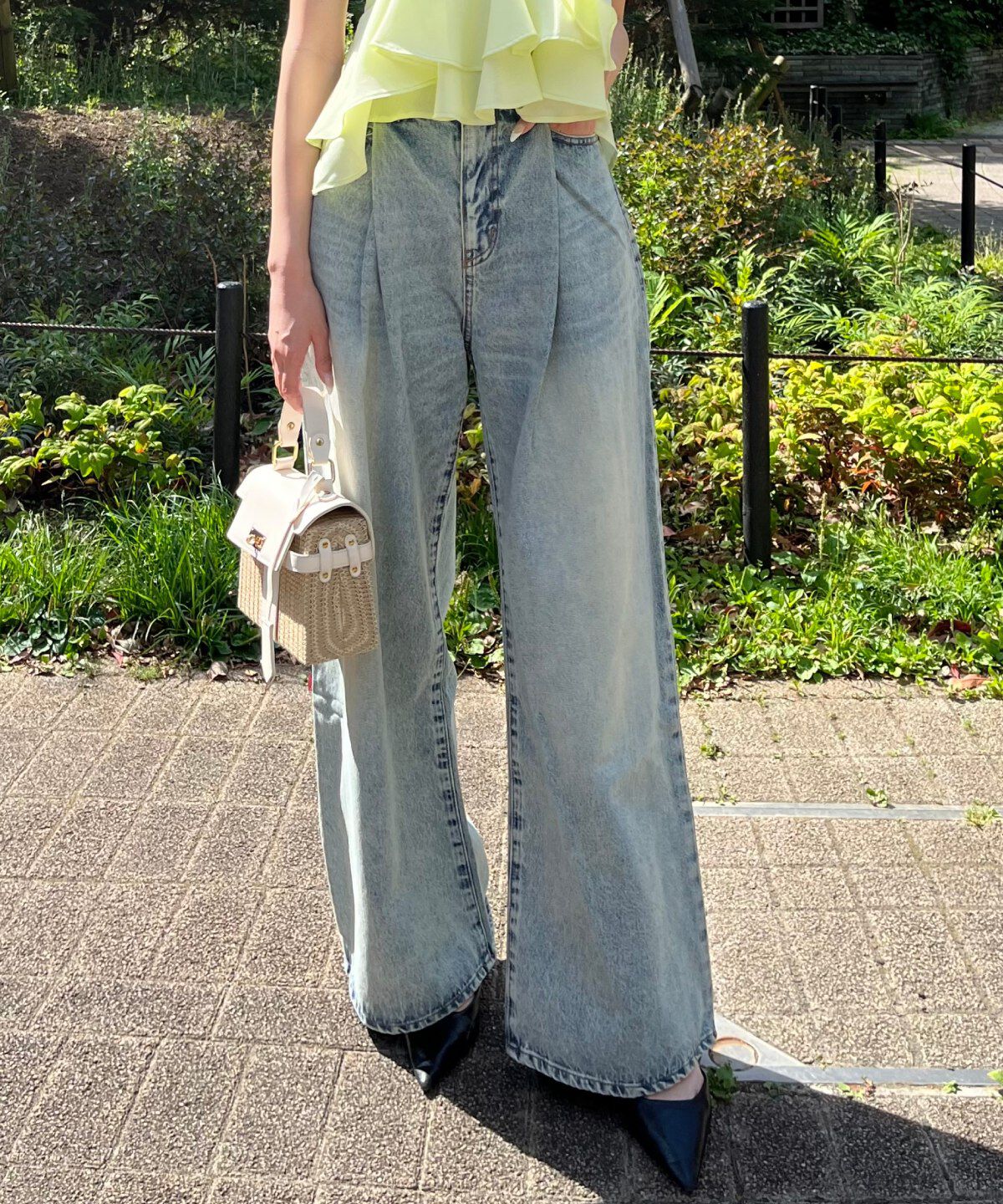 アンドクチュール「タックワイドデニムパンツ」|デニム|ブルー