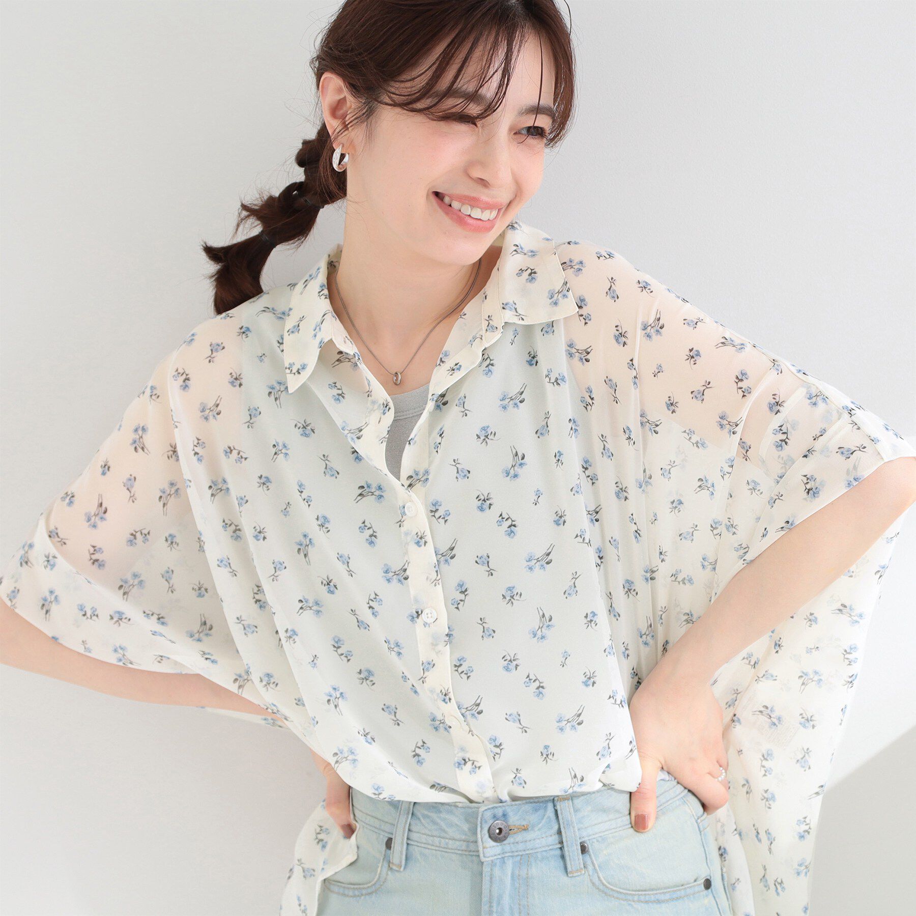 SHOO･LA･RUE「【洗濯機可/体型カバー】羽織るだけで雰囲気変わる 柄アソート ポンチョ風シアーシャツ」|シャツ・ブラウス|アイボリー(704)