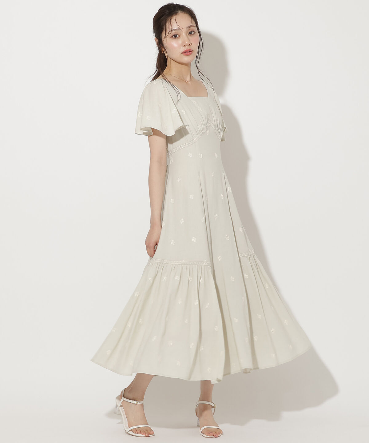 WILLSELECTION「小花刺繍フレアスリーブワンピース」|ワンピース|ﾗｲﾄﾍﾞｰｼﾞｭ