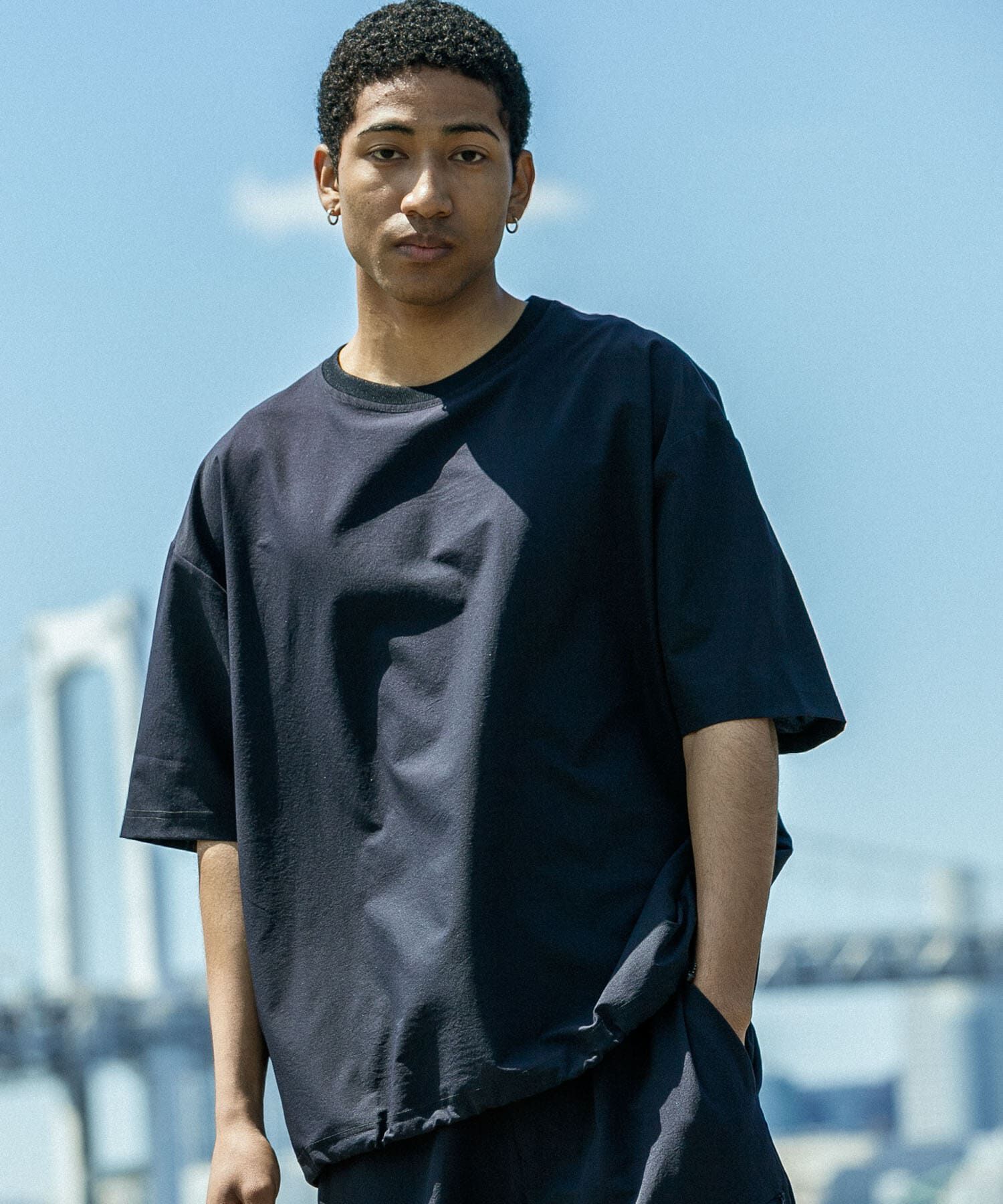 URBAN RESEARCH「『洗濯可/防シワ/撥水』COOL DOTS SHORT-SLEEVE T-SHIRTS」|Tシャツ・カットソー|ネイビー