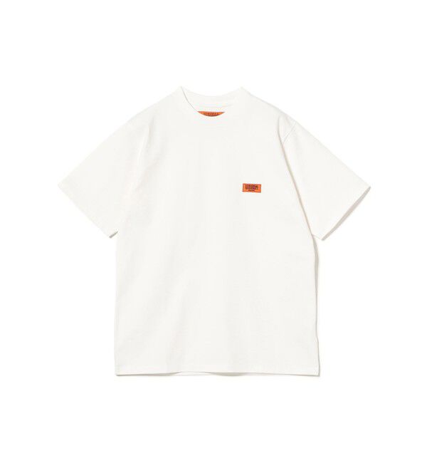 BEAMS「BEAMS｜【別注】UNIVERSAL OVERALL / ロゴTシャツ｜ 半袖 Tシャツ｜カジュアルフィット 」|Tシャツ・カットソー|WHITE