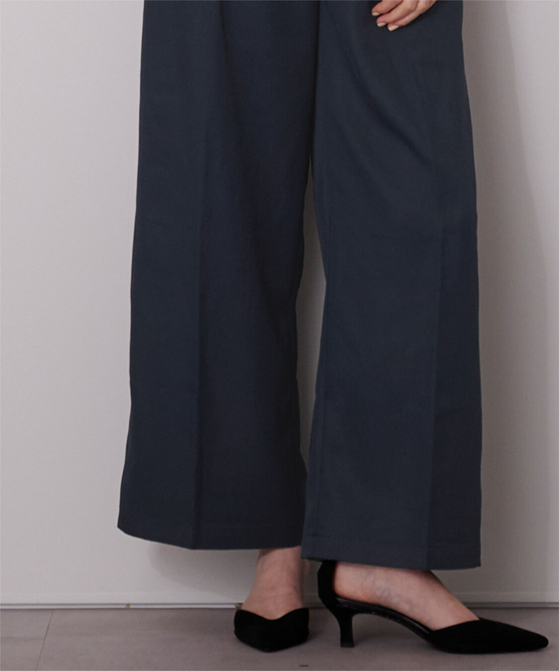ur's「センタープレスタックワイドパンツ」|スラックス|