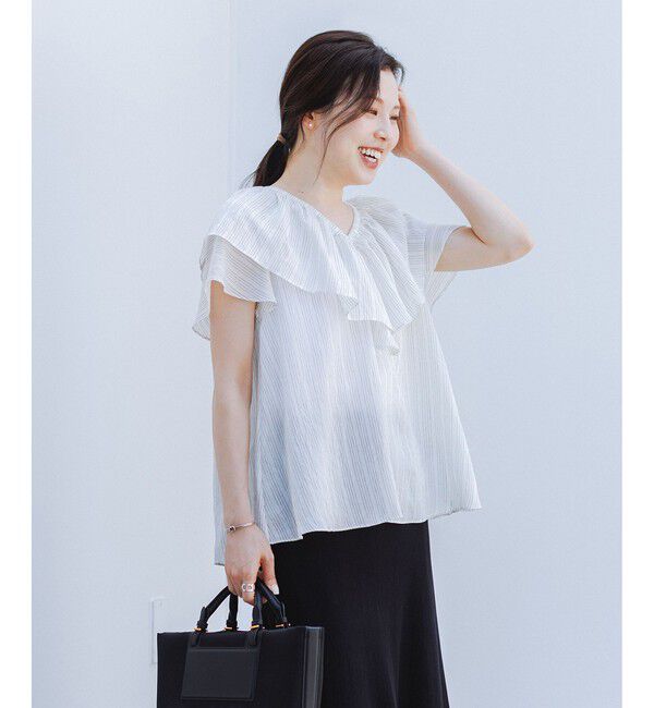 ROPE「【WEB限定カラー】Vネックフリルブラウス(無地・ピンストライプ)/イージーケア」|シャツ・ブラウス|ホワイト系(11)