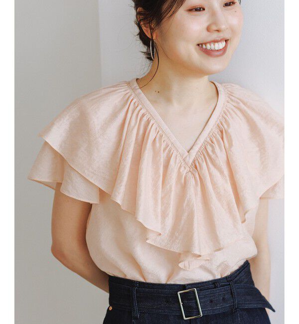 ROPE「【WEB限定カラー】Vネックフリルブラウス(無地・ピンストライプ)/イージーケア」|シャツ・ブラウス|ピンク(63)
