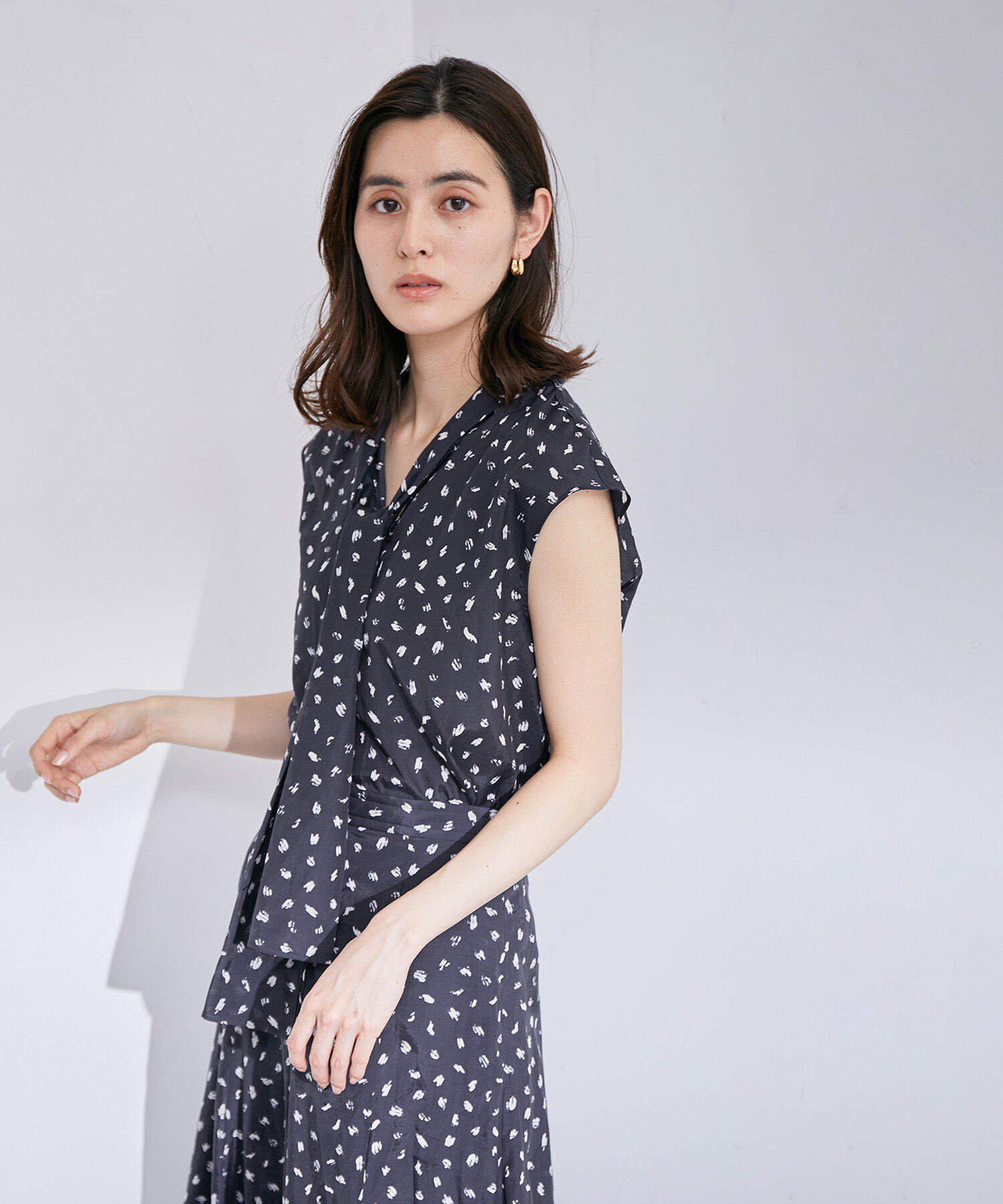 ROPE「【雑誌掲載】【洗える】前後2WAYフレンチスリーブボウタイブラウス/セットアップ対応」|シャツ・ブラウス|