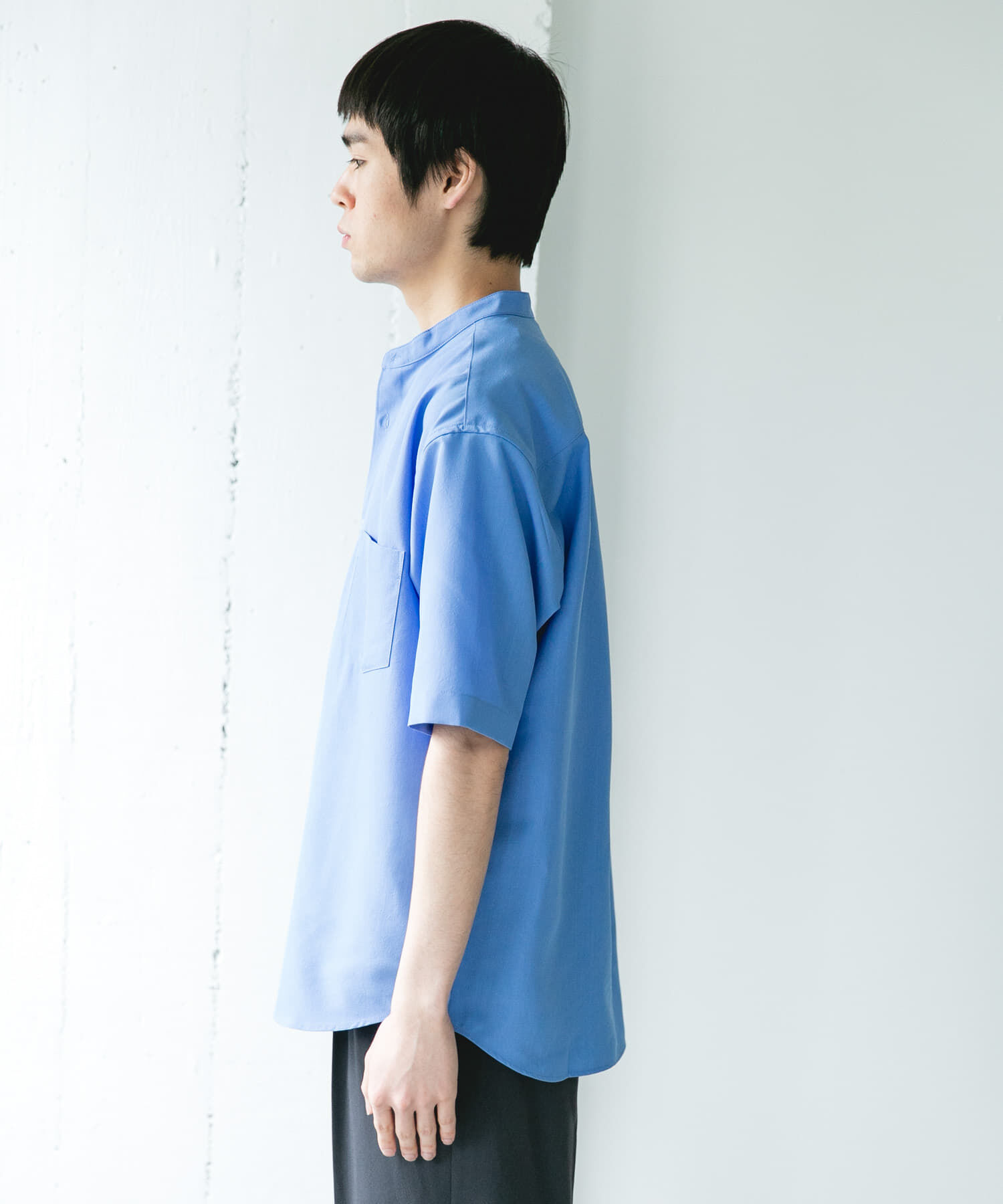 URBAN RESEARCH DOORS「『吸水速乾』セオアルファバンドカラーショートスリーブシャツ」|シャツ・ブラウス|