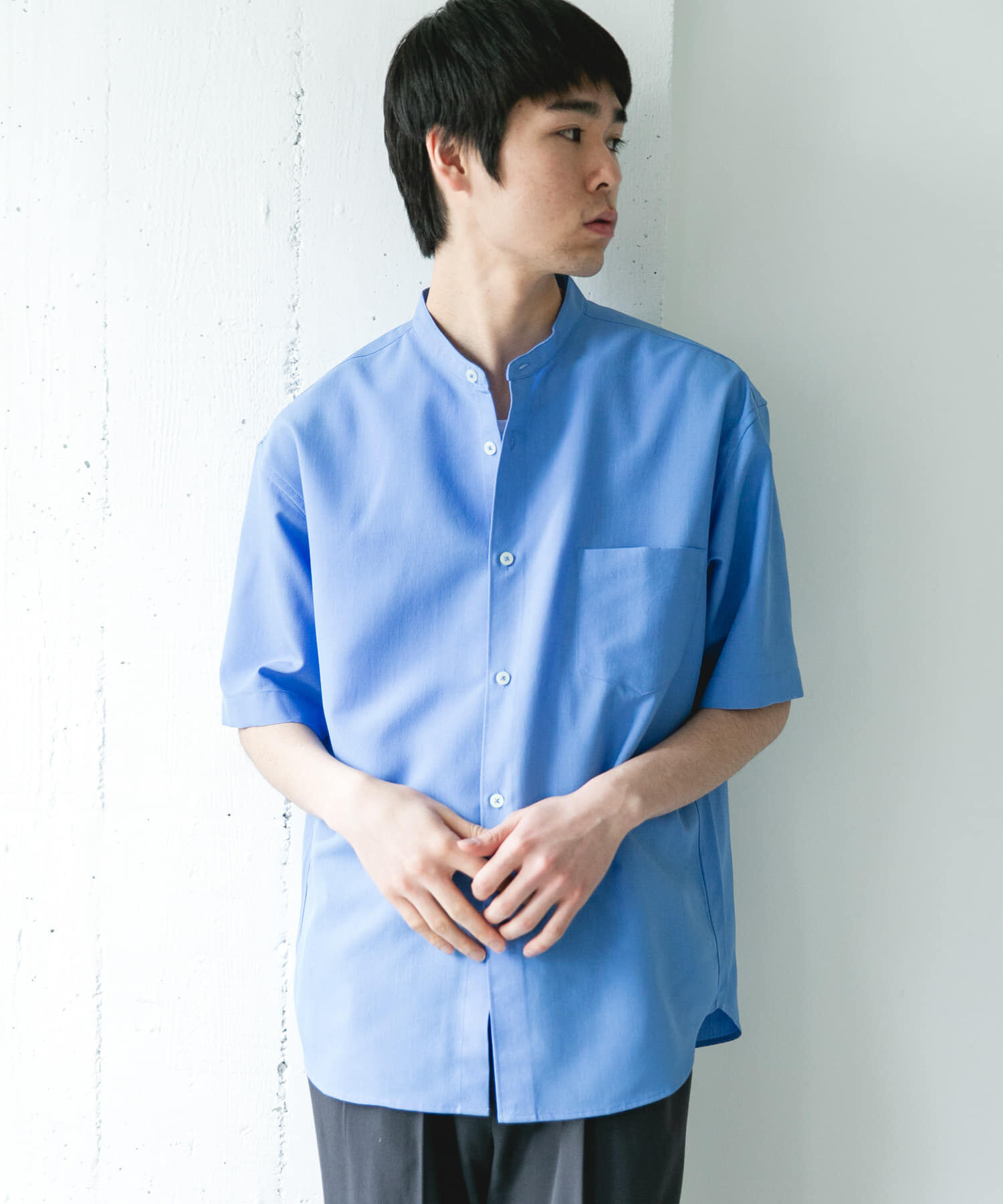 URBAN RESEARCH DOORS「『吸水速乾』セオアルファバンドカラーショートスリーブシャツ」|シャツ・ブラウス|