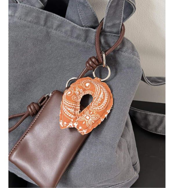 Spick and Span「JUST PICK IT ! BANDANA CHARM」|キーケース|キャメル
