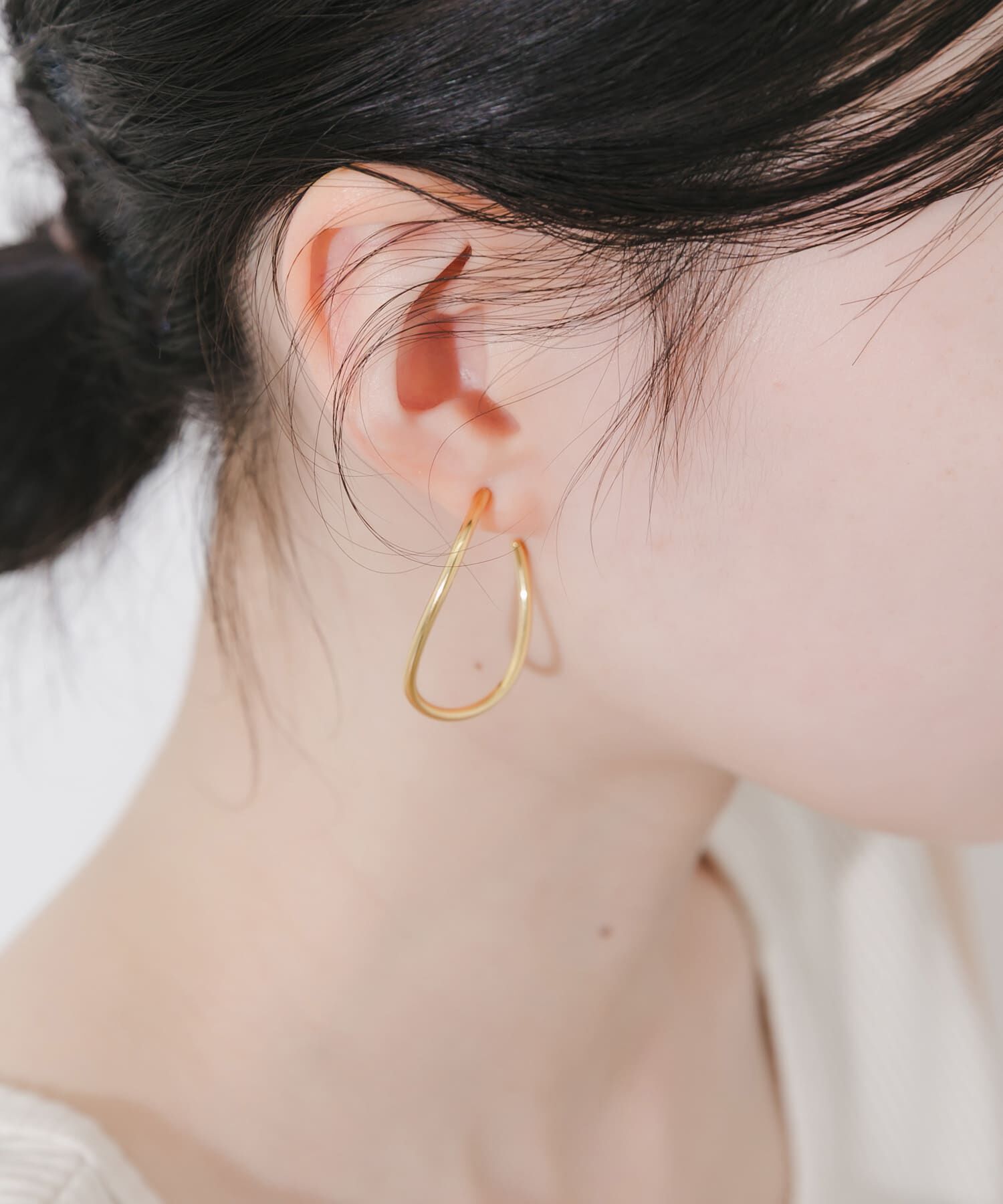 SMELLY「ステンレスニュアンスラインフープピアス」|ピアス|