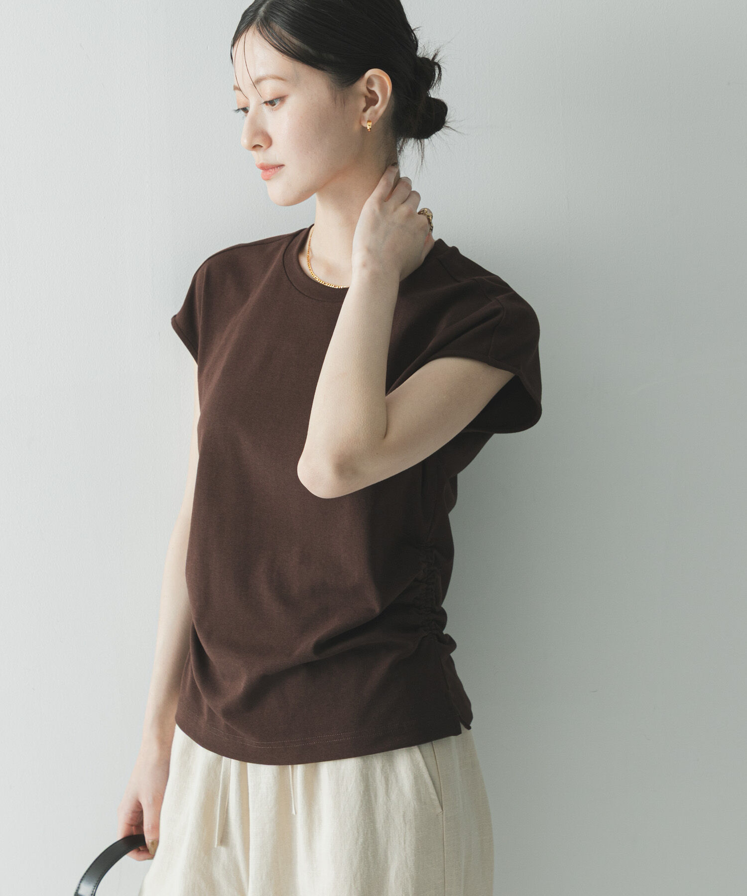 URBAN RESEARCH「サイドギャザーカットソー」|Tシャツ・カットソー|ブラウン
