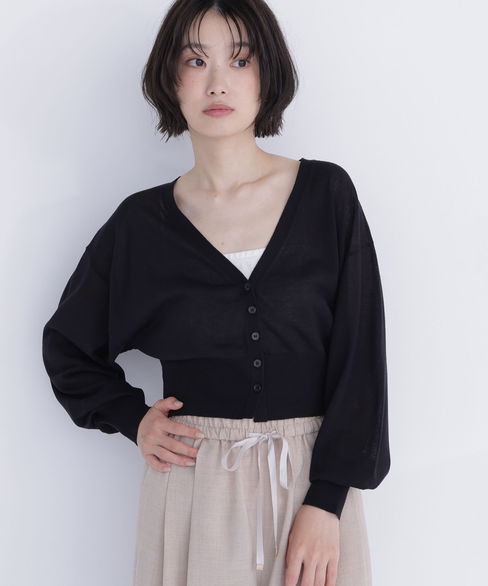  「〈ちょうど、いい服〉さらりと、涼しげ麻混カーディガン」|ニット・セーター|ブラック