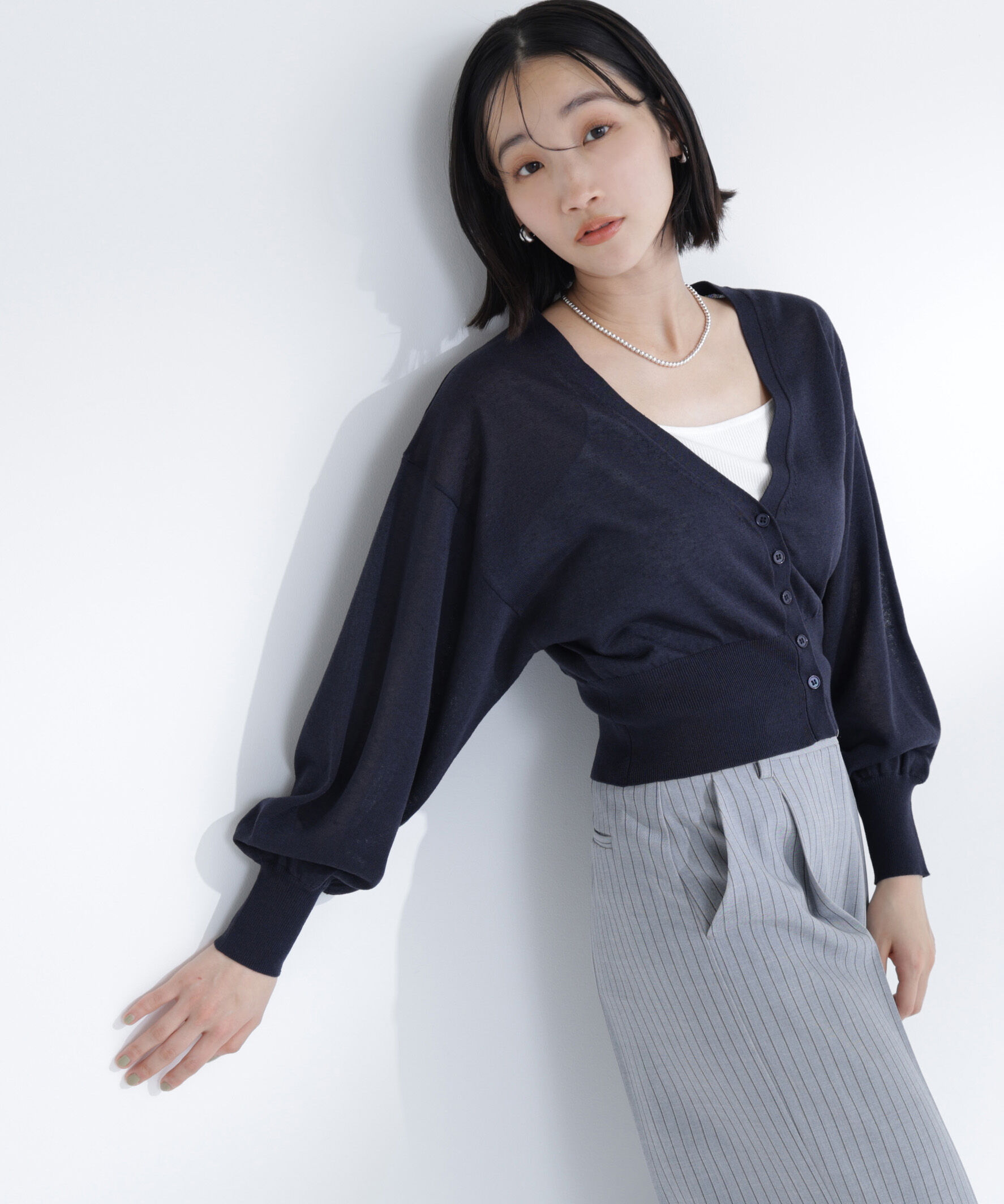  「〈ちょうど、いい服〉さらりと、涼しげ麻混カーディガン」|ニット・セーター|ネイビー