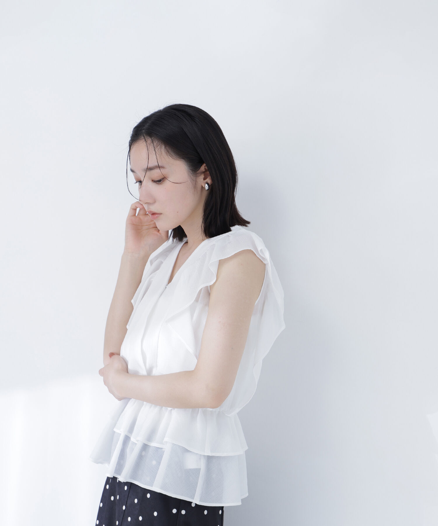  「〈山本里菜さんコラボ〉ラッフル楊柳ペプラムブラウス」|シャツ・ブラウス|