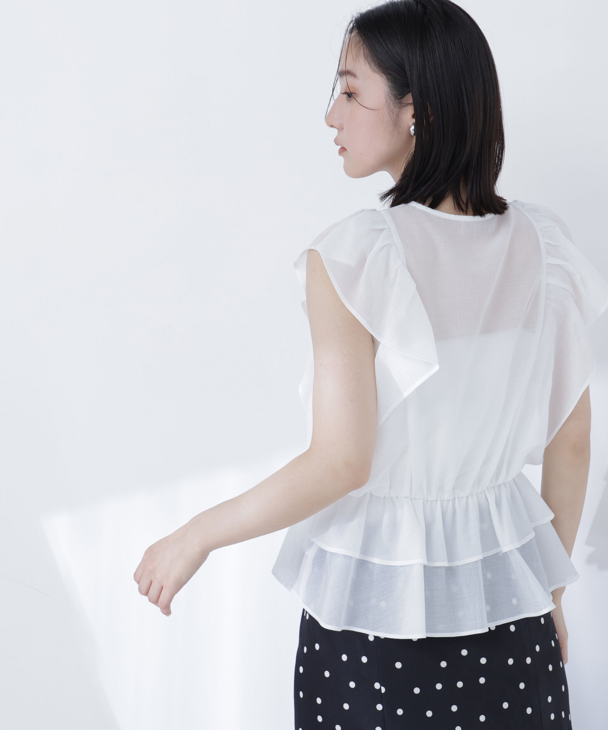  「〈山本里菜さんコラボ〉ラッフル楊柳ペプラムブラウス」|シャツ・ブラウス|