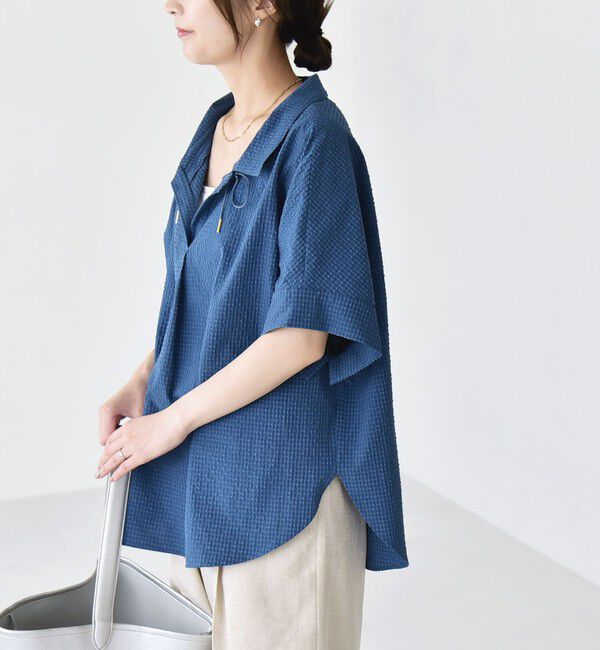 quaranciel「quaranciel:〈手洗い可能〉サッカー ドロストカラー スキッパー シャツ ブラウス」|シャツ・ブラウス|ブルー