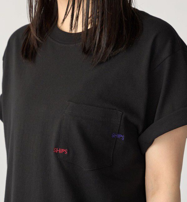 SHIPS「【WEB限定】SHIPS: WマイクロSHIPSロゴ ポケット Tシャツ」|Tシャツ・カットソー|ブラック