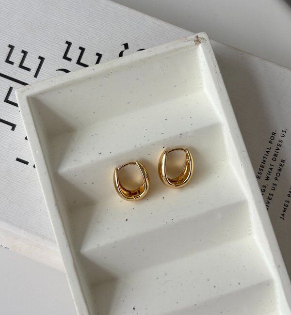 「〈GOLDY/ゴールディ〉ストーンドットワンタッチピアス」|リング|