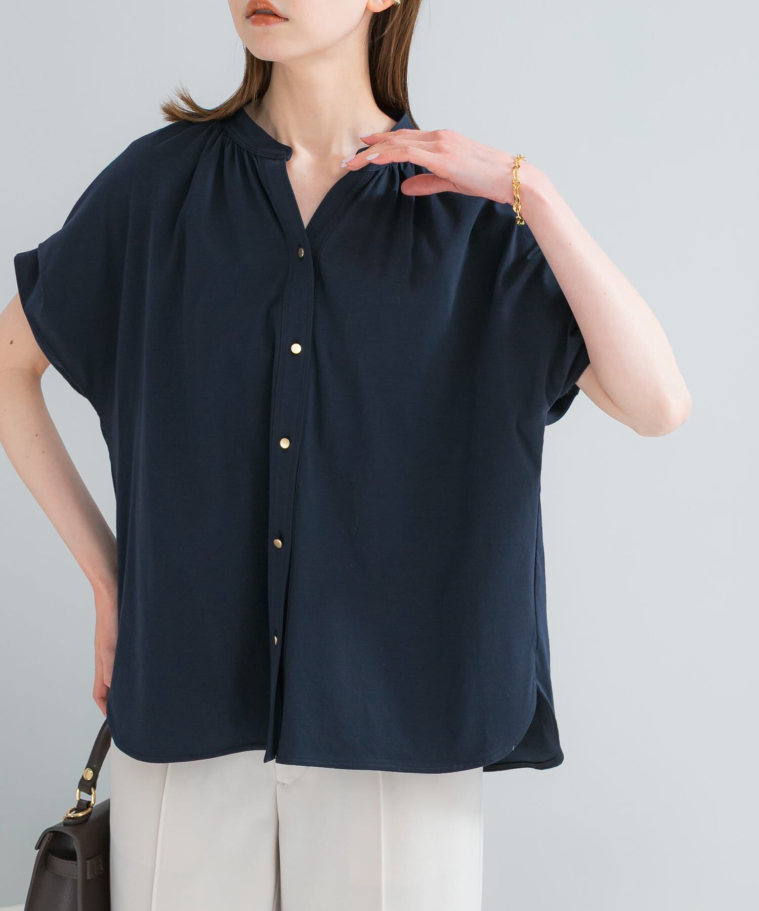 URBAN RESEARCH ROSSO「『WEB/一部店舗限定』汗染防止デザインボタンカットブラウス」|シャツ・ブラウス|