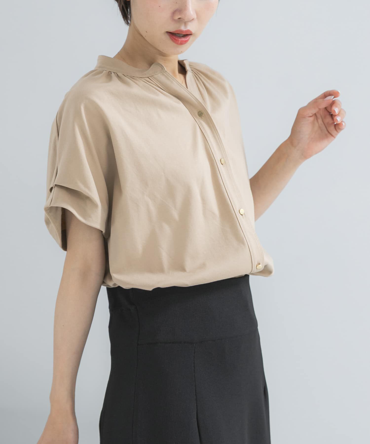 URBAN RESEARCH ROSSO「『WEB/一部店舗限定』汗染防止デザインボタンカットブラウス」|シャツ・ブラウス|