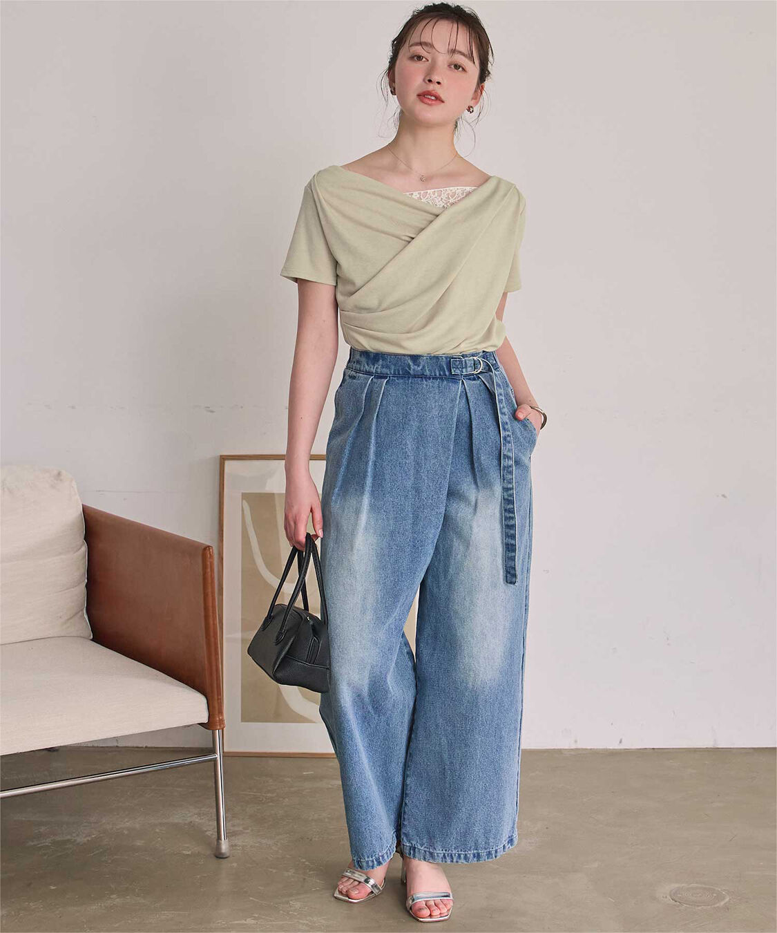 titivate「オフショルダーハーフスリーブレースドッキングTシャツ」|Tシャツ・カットソー|