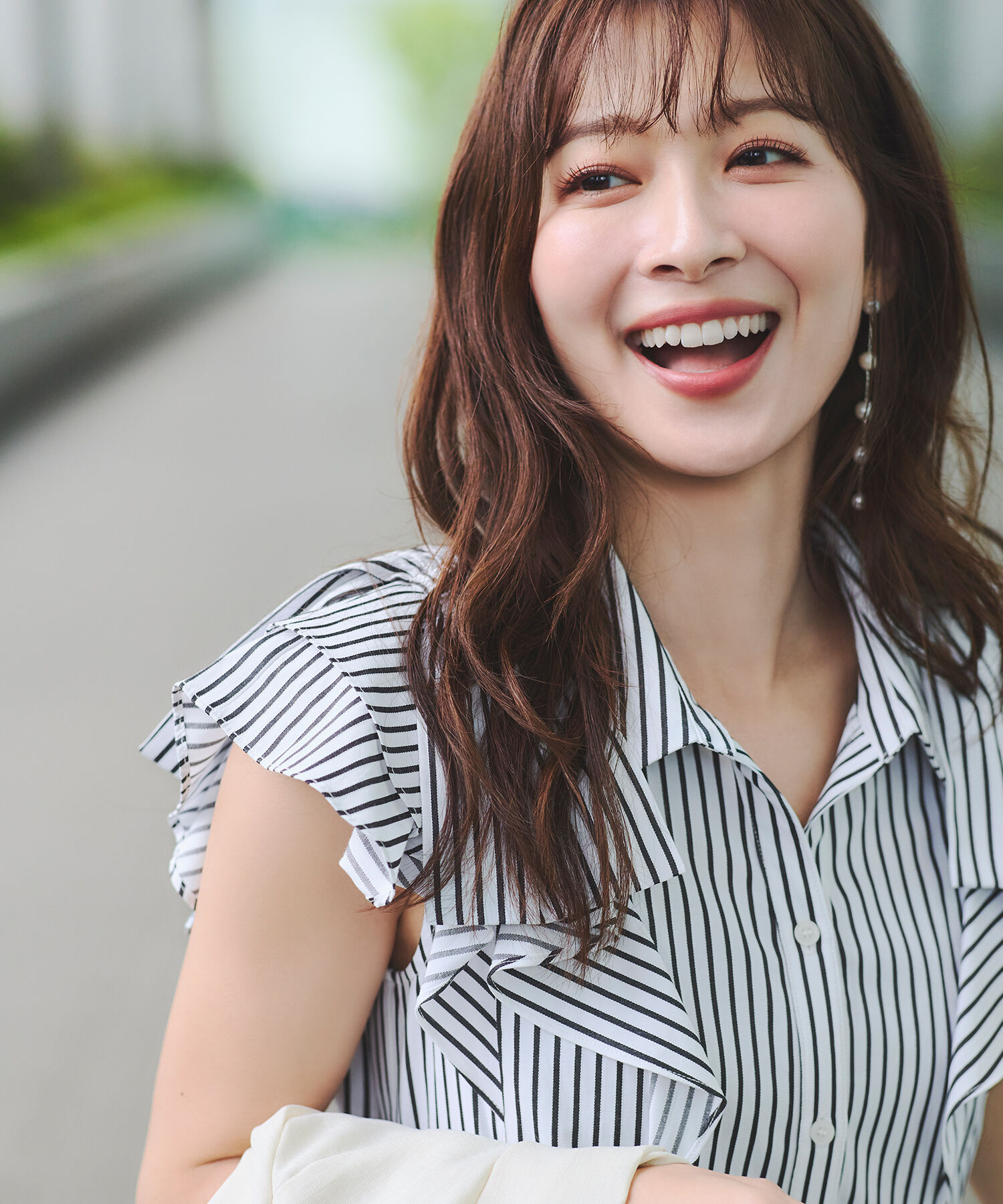  「〈山本里菜さんコラボ〉リボンラッフルシャツワンピース」|ワンピース|オフストライ 2