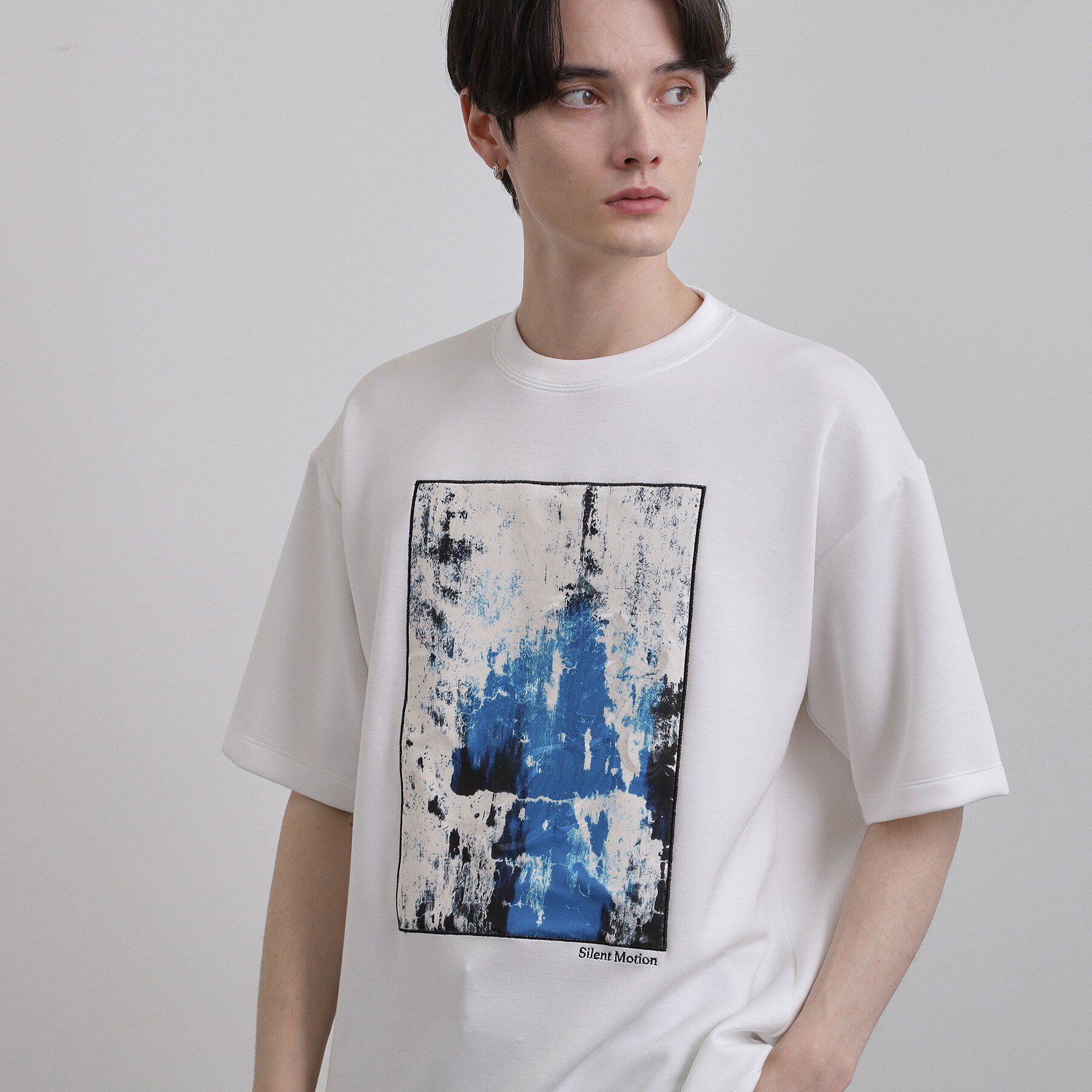 tk.TAKEO KIKUCHI「コンシールドエンブロTシャツ」|Tシャツ・カットソー|ホワイト(001)