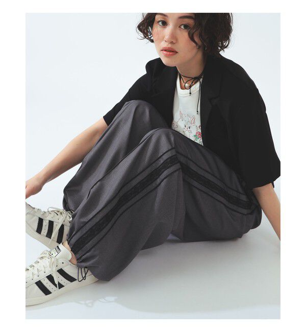 Ray BEAMS 「レースライントラックパンツ」|チノ|GREY
