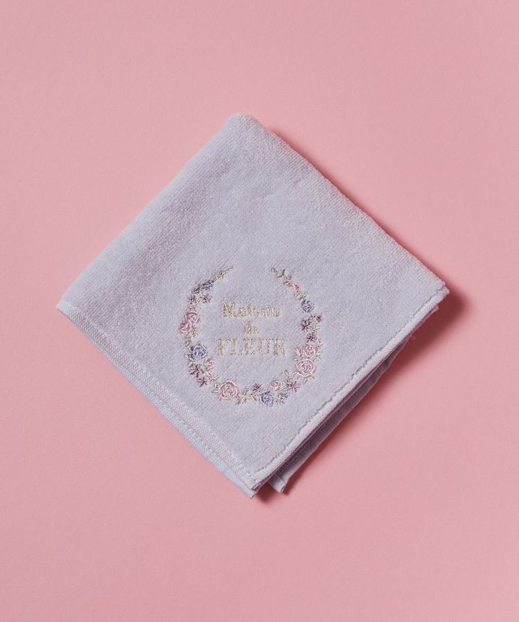 Maison de FLEUR「フラワーフレーム刺繍タオルハンカチ」|ハンカチ|ブルー