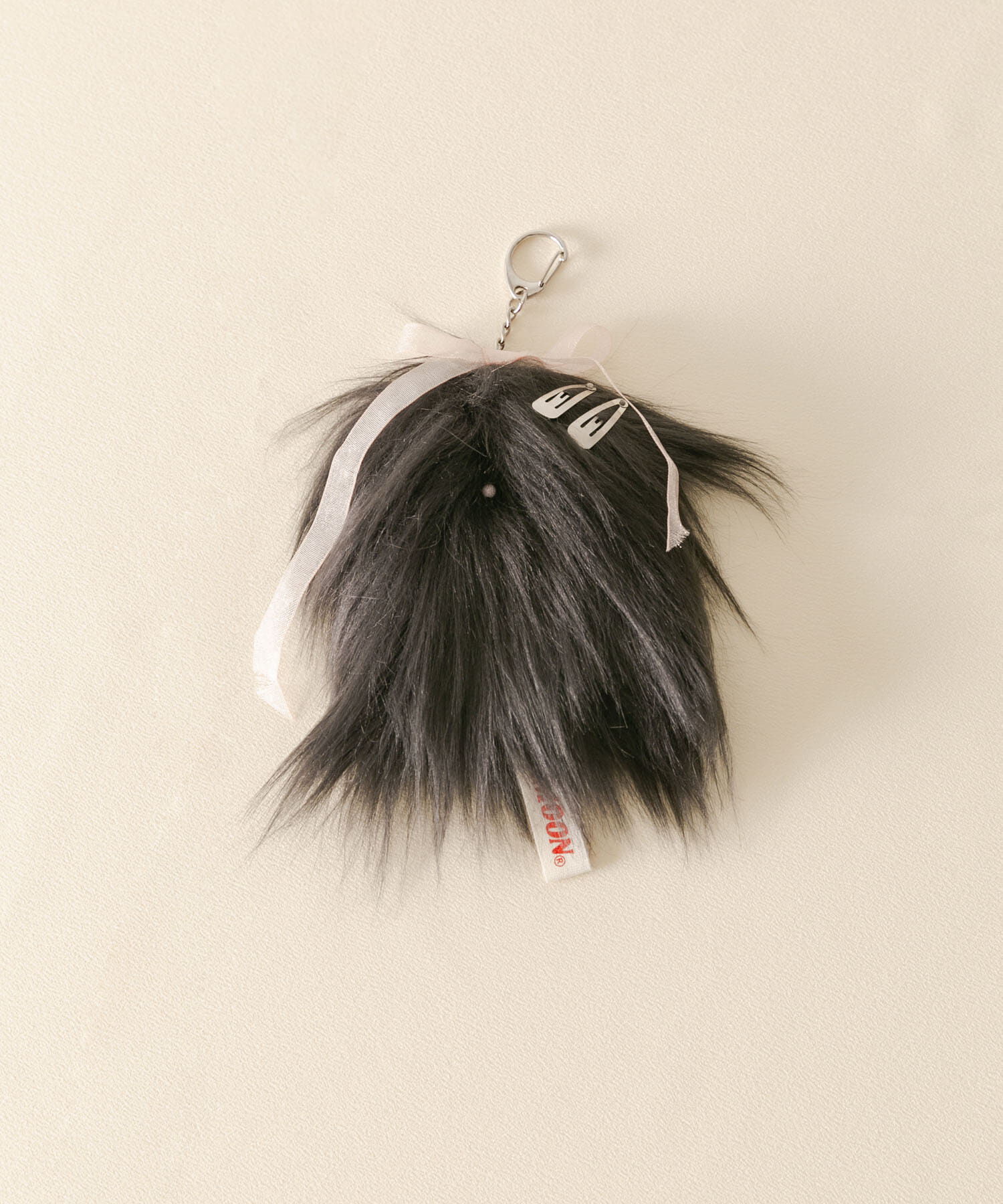 SMELLY「『WEB/一部店舗限定』NEONMOON　Fuzzy Dusty」|チャーム・キーホルダー|ブラック