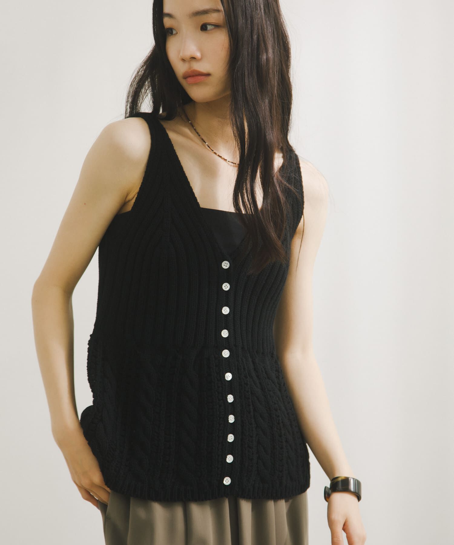 URBAN RESEARCH DOORS「Button Cotton Knit Vest」|ベスト・ジレ|ブラック