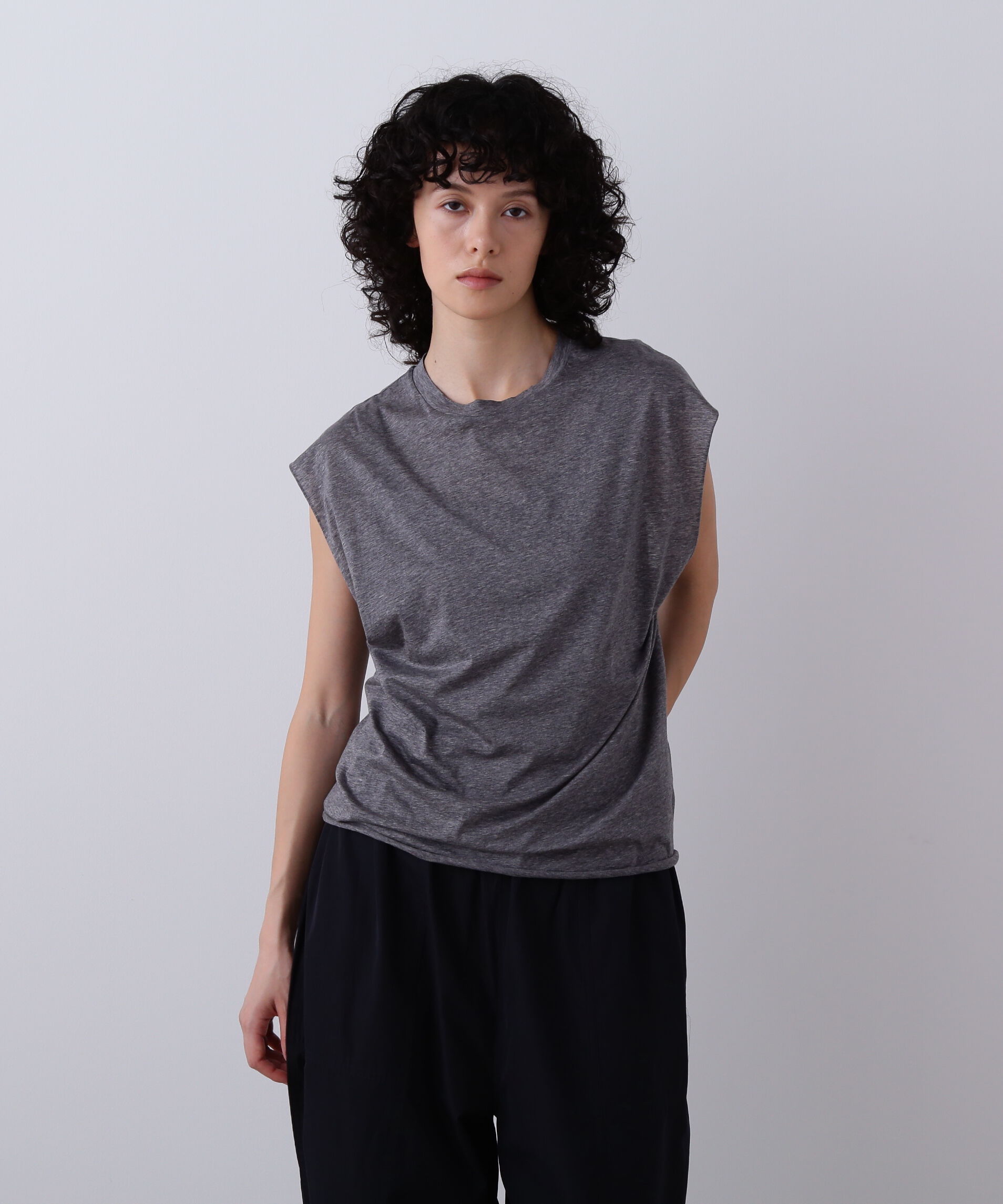 YLEVE 「YLEVE / COTTON SHEER JERSEY SLEEVELESS」|Tシャツ・カットソー|グレー