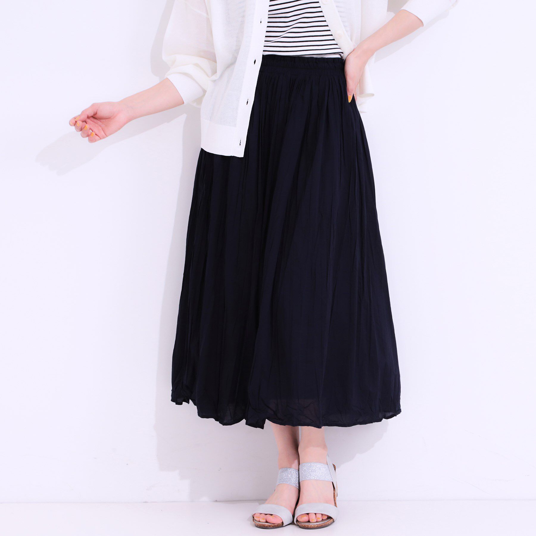 SHOO･LA･RUE「ナチュラルなシワ加工が大人見え エアリーロングスカート」|スカート|ネイビー(094)