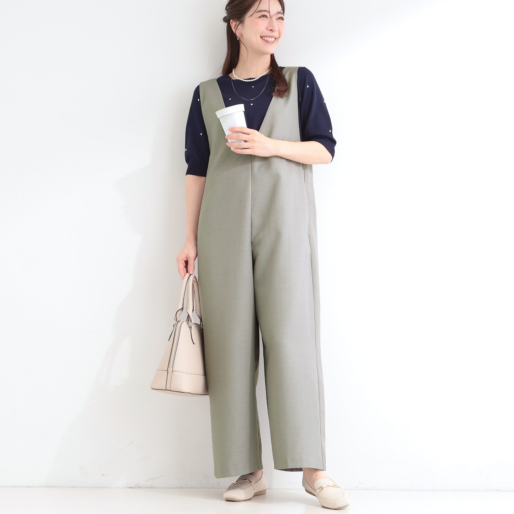 SHOO･LA･RUE「【洗濯後しわになりにくい/S-LL】ゆったりらくちんきれい見え　シンプルだから使いやすい 大人のオー」|オールインワン|グレー(012)