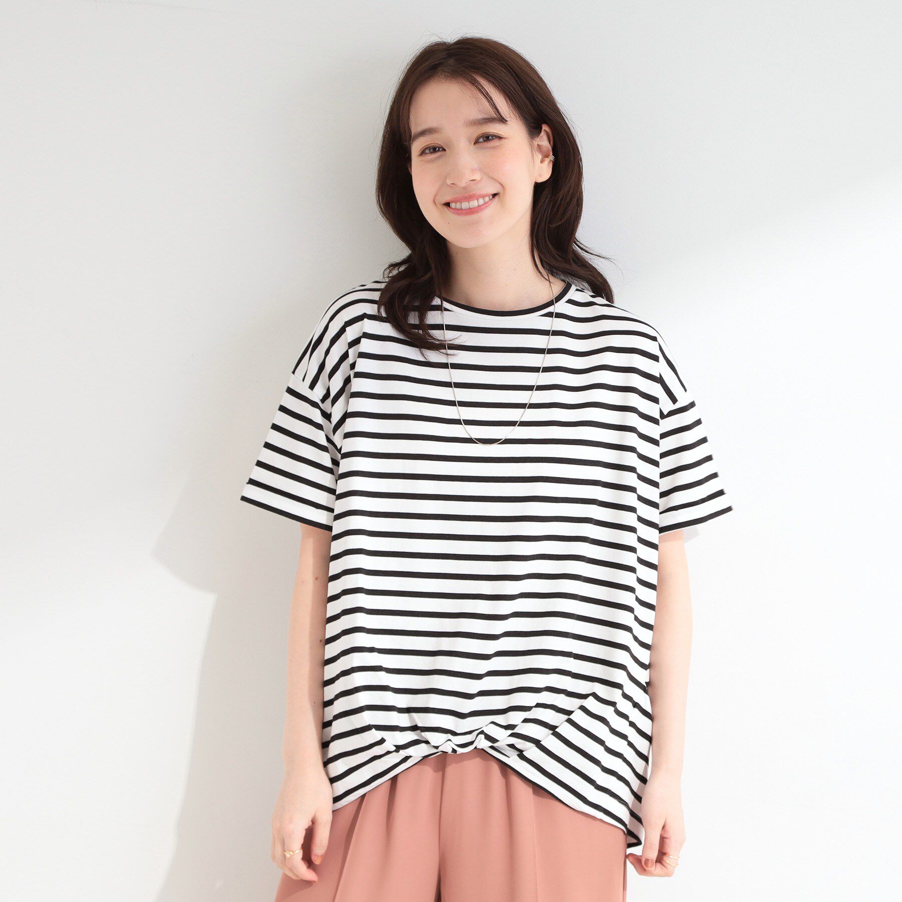 SHOO･LA･RUE「【ひんやり/S-LL】インせず決まる フロントタックデザインTシャツ」|Tシャツ・カットソー|