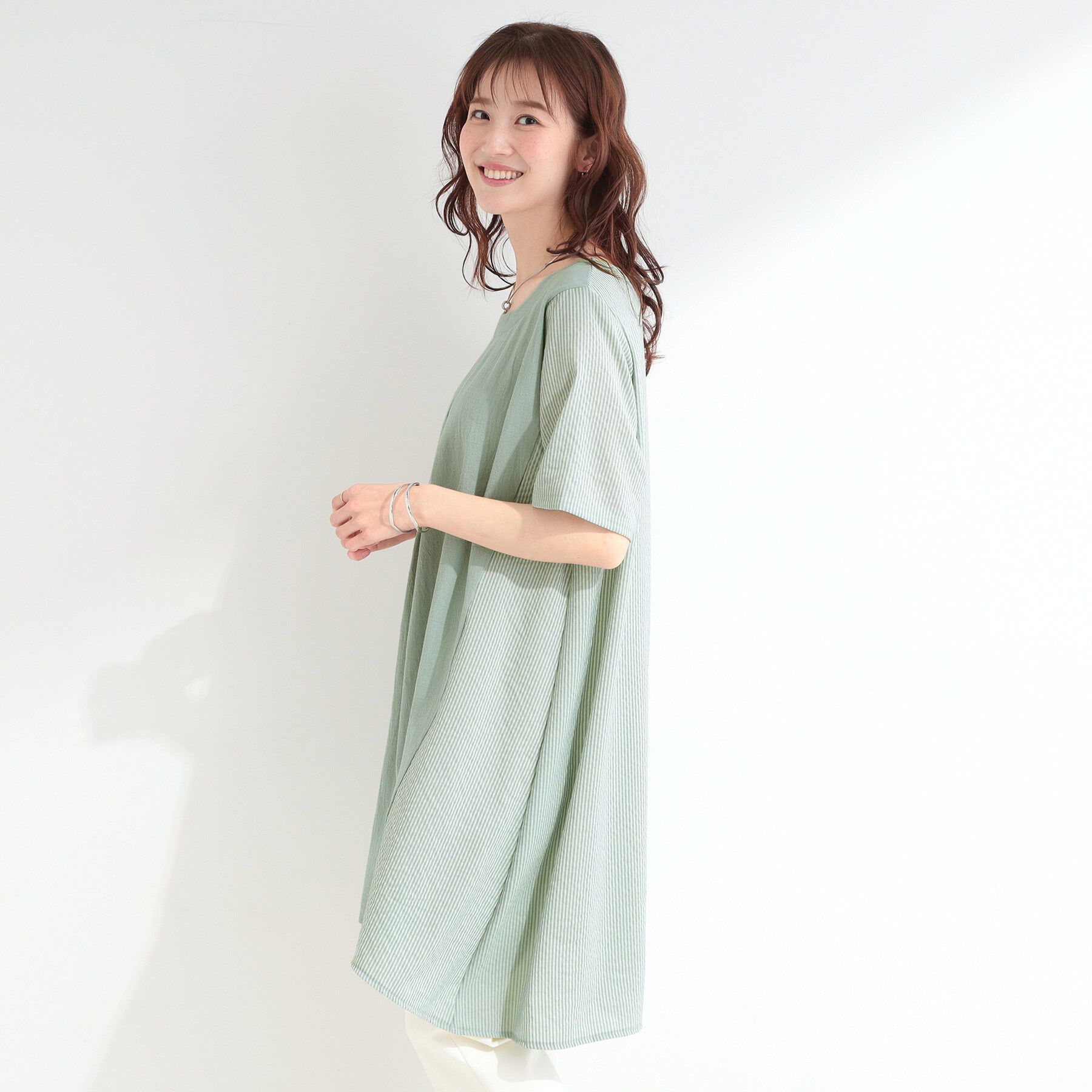 SHOO･LA･RUE「【洗濯機可/S-LL】体型カバーにも 異素材切り替え Aラインチュニックワンピース」|チュニック|