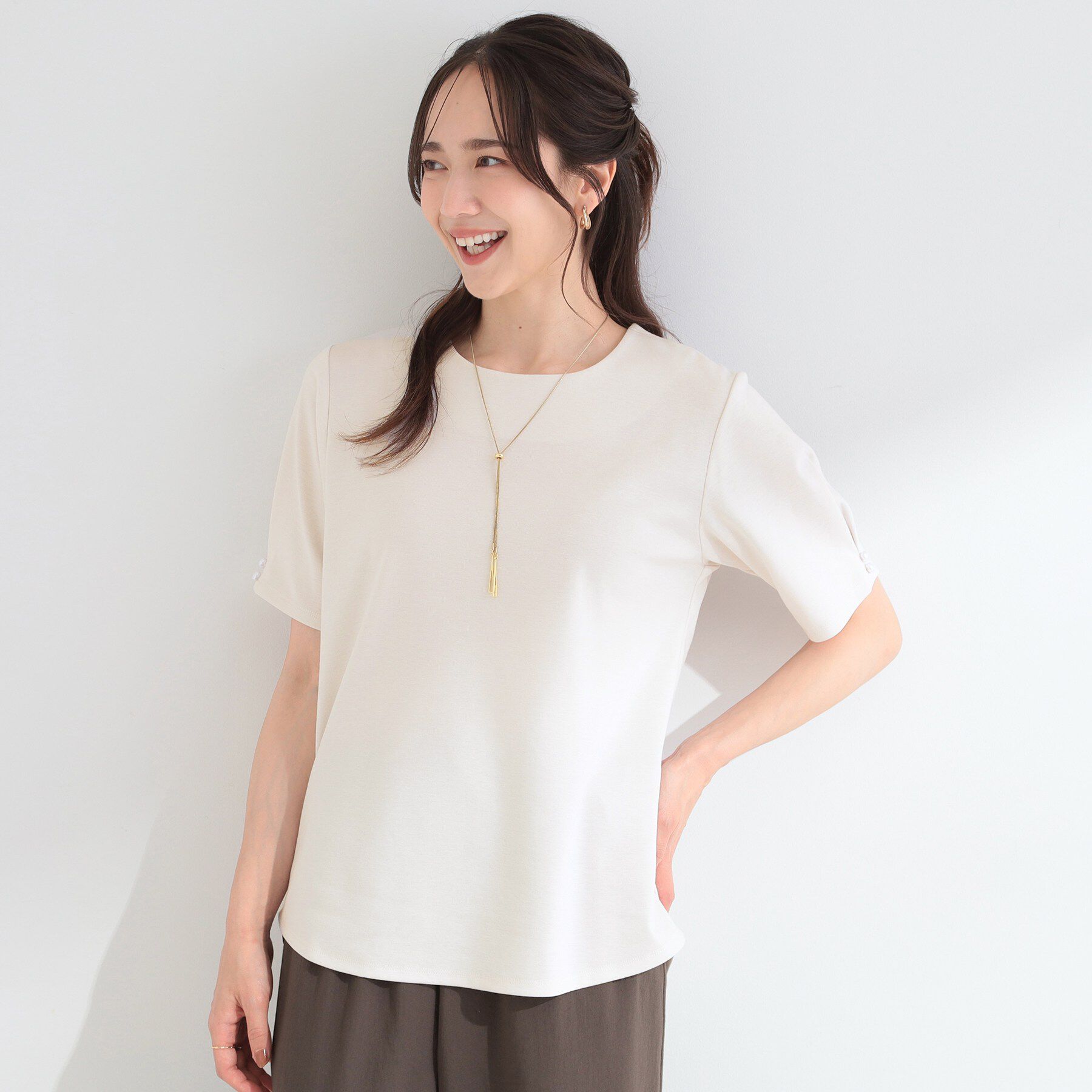 SHOO･LA･RUE「【2点セット/洗濯機可/S-LL】お袖パールがアクセント ネックレス付きトップス」|Tシャツ・カットソー|