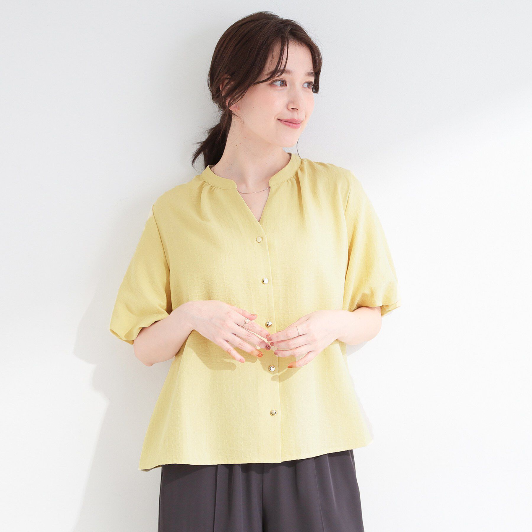 SHOO･LA･RUE「【S-LL/洗濯機可】バルーンスリーブ　キーネックブラウス」|シャツ・ブラウス|