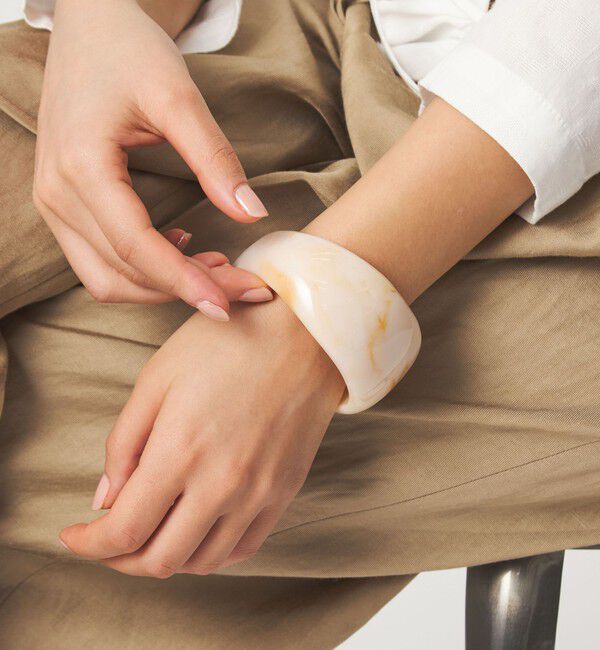 UNITED ARROWS green label relaxing「マーブル ワイドバングル」|ピアス|NATURAL